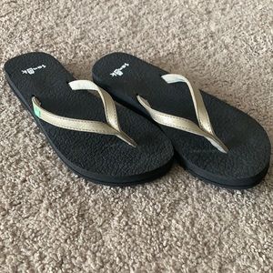 Sanuk flip flops